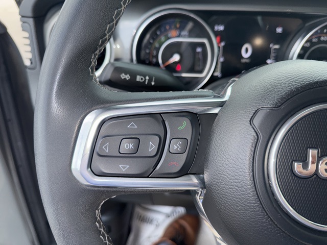 2023 Jeep Wrangler Sahara photo 16