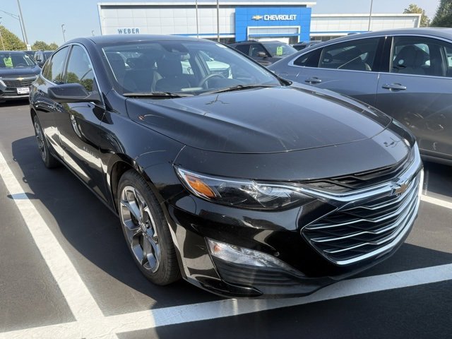 2024 Chevrolet Malibu 1LT photo 2