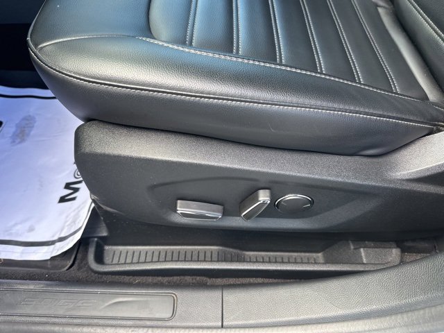 2019 Ford Edge SEL photo 24