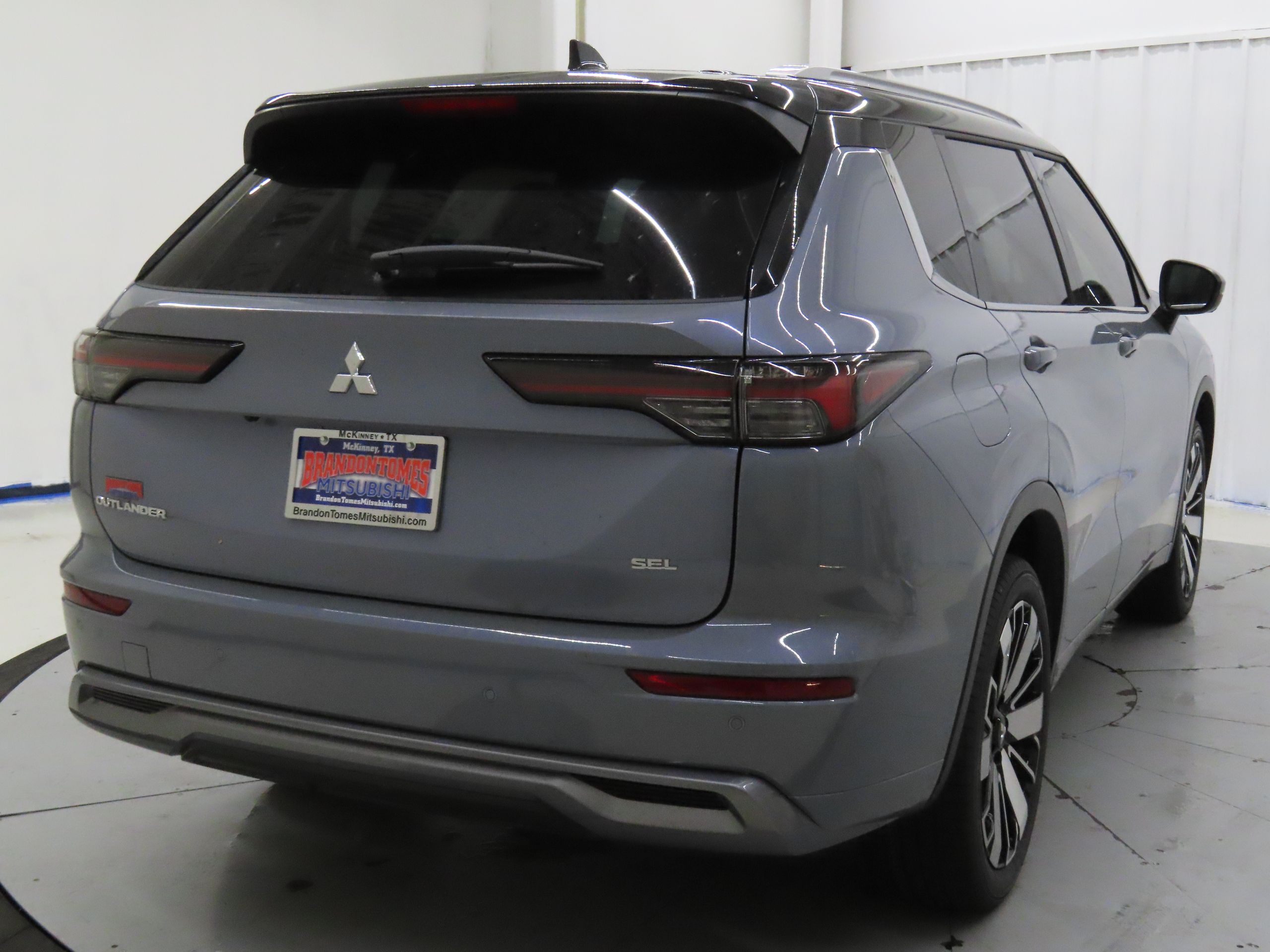 2025 Mitsubishi Outlander SEL photo 3