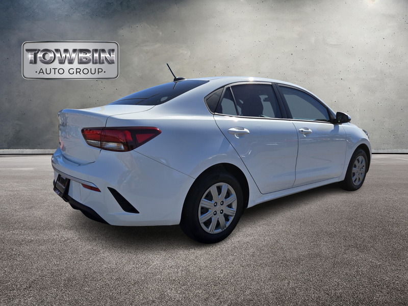 2023 Kia Rio LX photo 4
