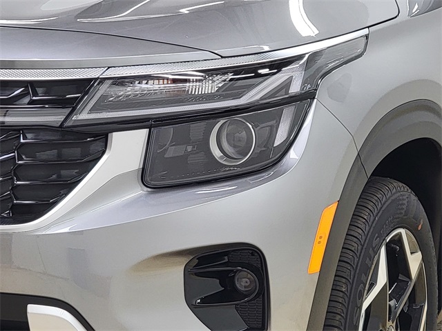 2026 Kia Seltos S photo 9