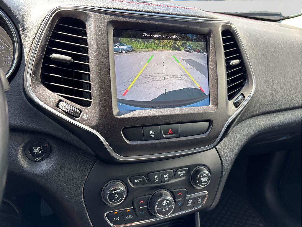 2019 Jeep Cherokee Trailhawk photo 21
