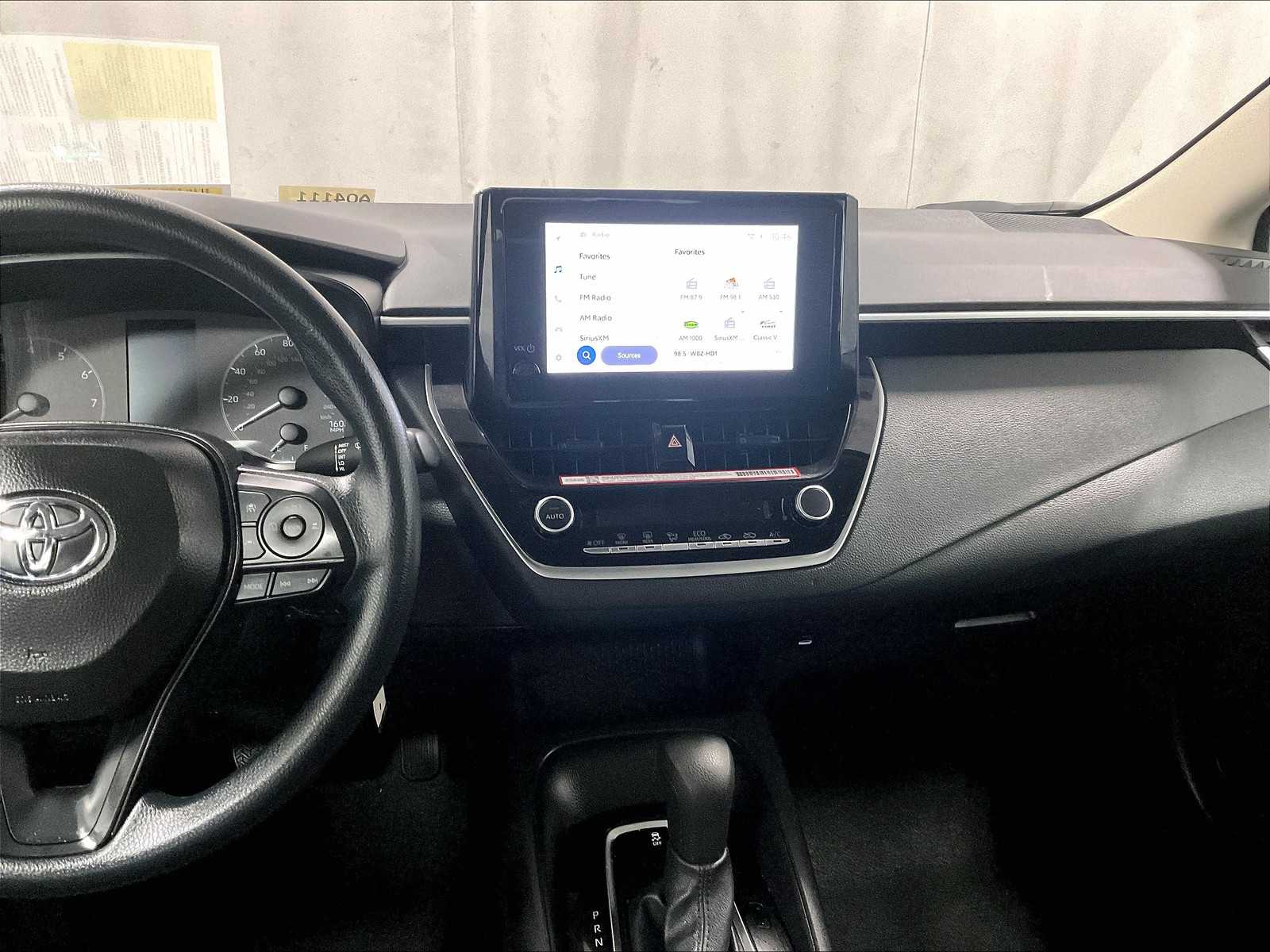 2025 Toyota Corolla LE photo 18