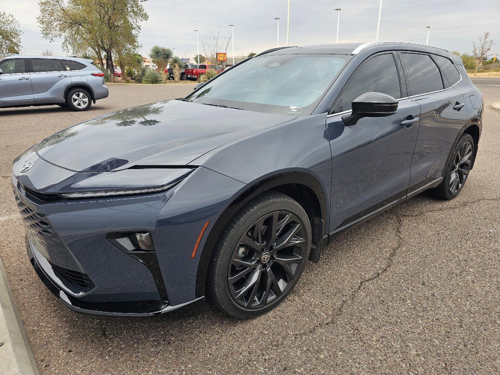 2025 Toyota Crown Signia Limited's photo