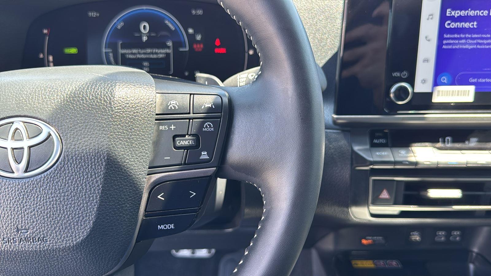 2025 Toyota Camry SE photo 17