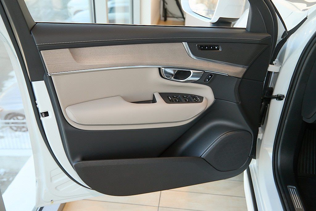 2026 VOLVO XC90 - Image 5