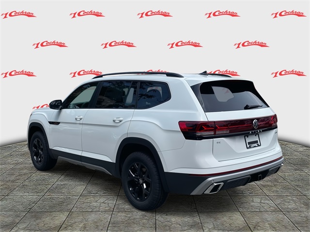 2025 Volkswagen Atlas SE Technology Peak Edition photo 2