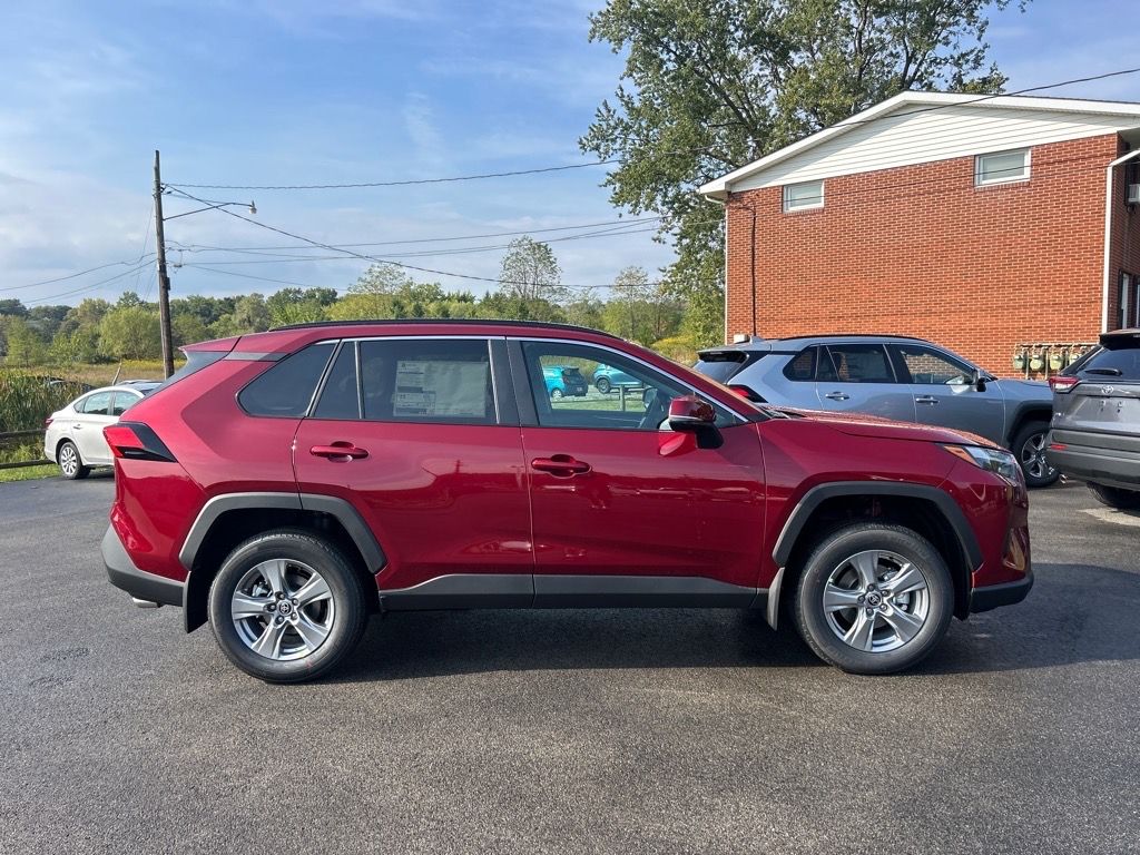 2025 Toyota RAV4 XLE photo 2