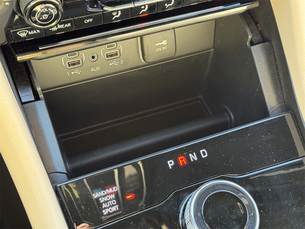 2025 Jeep Grand Cherokee Limited photo 17