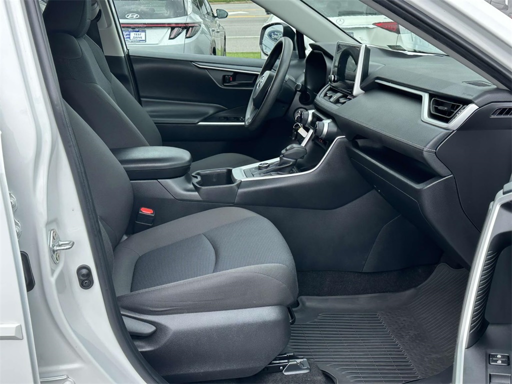 2024 Toyota RAV4 Hybrid LE photo 5