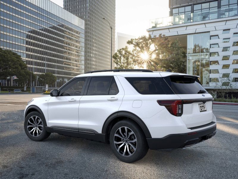 2026 Ford Explorer ST-Line photo 2