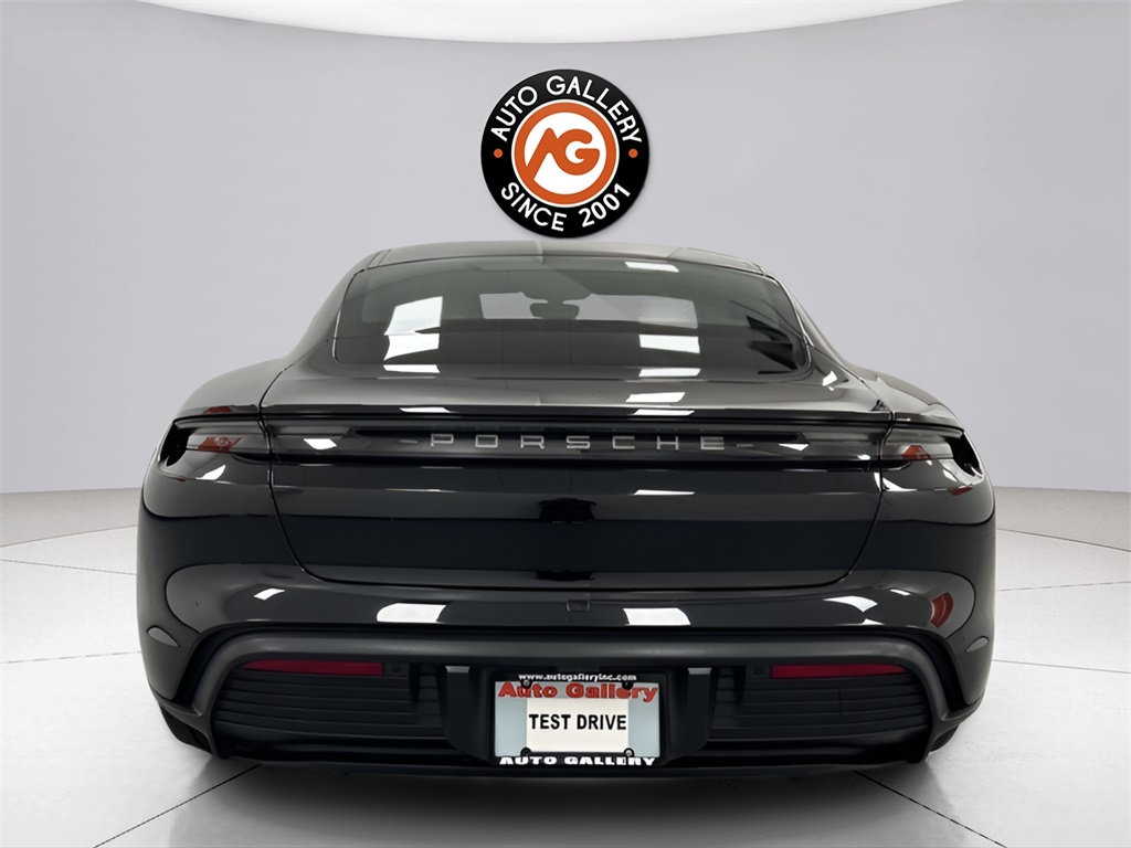 2022 Porsche Taycan Base photo 4