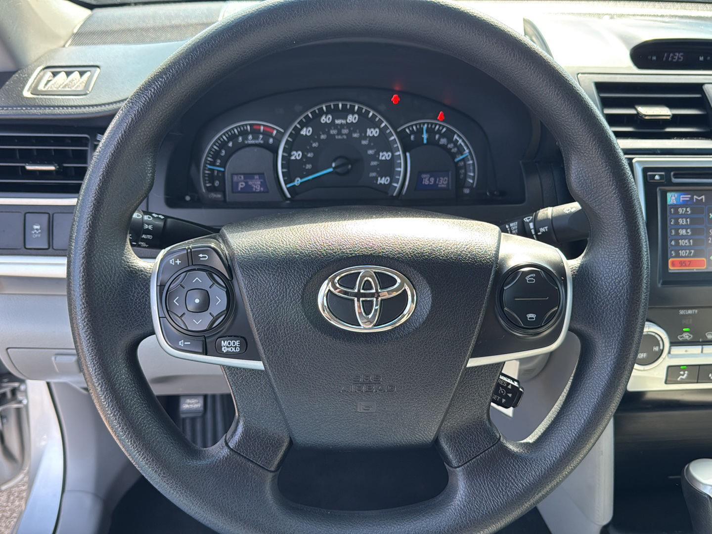 2014 Toyota Camry L photo 15