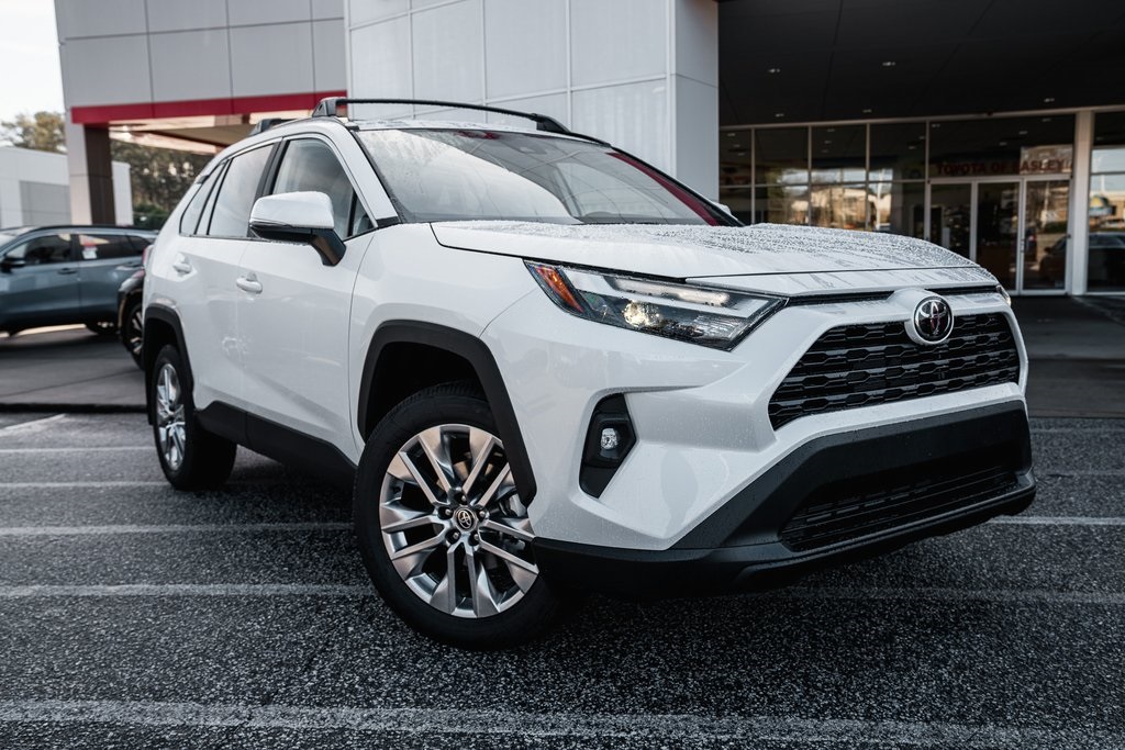 2025 Toyota RAV4 XLE Premium's photo