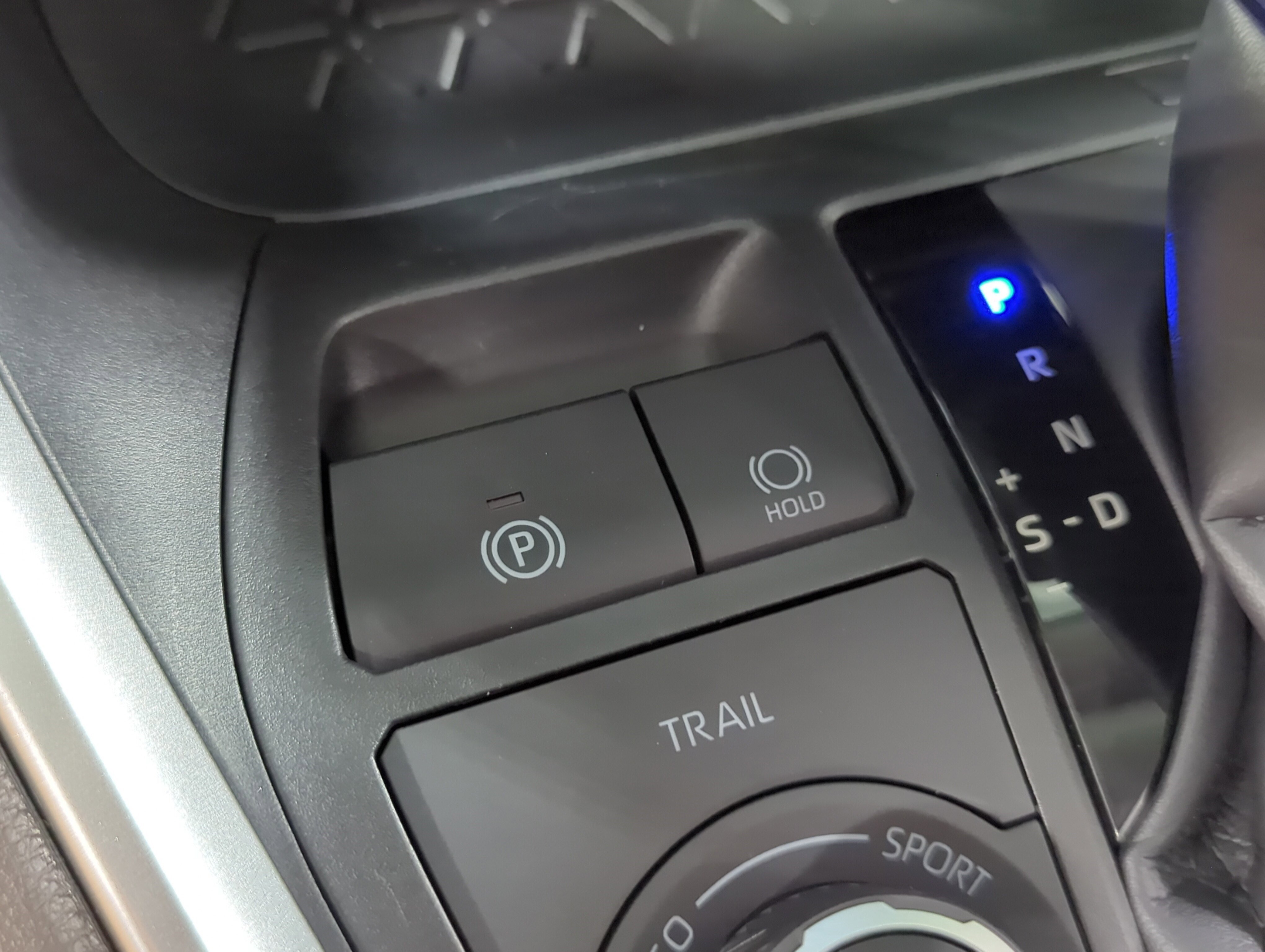 2025 Toyota RAV4 Hybrid XLE photo 19