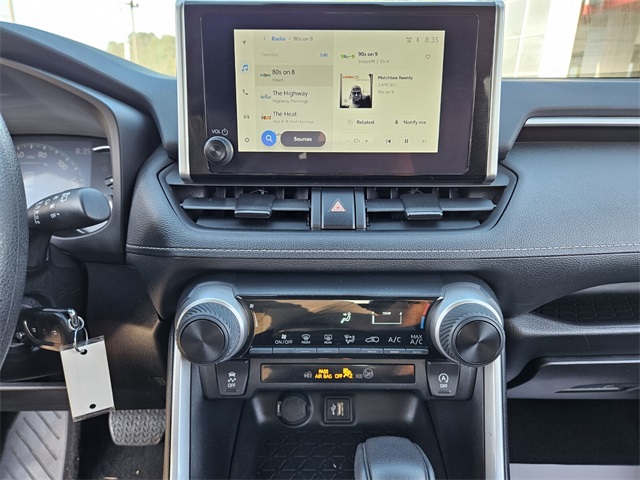 2024 Toyota RAV4 LE photo 20