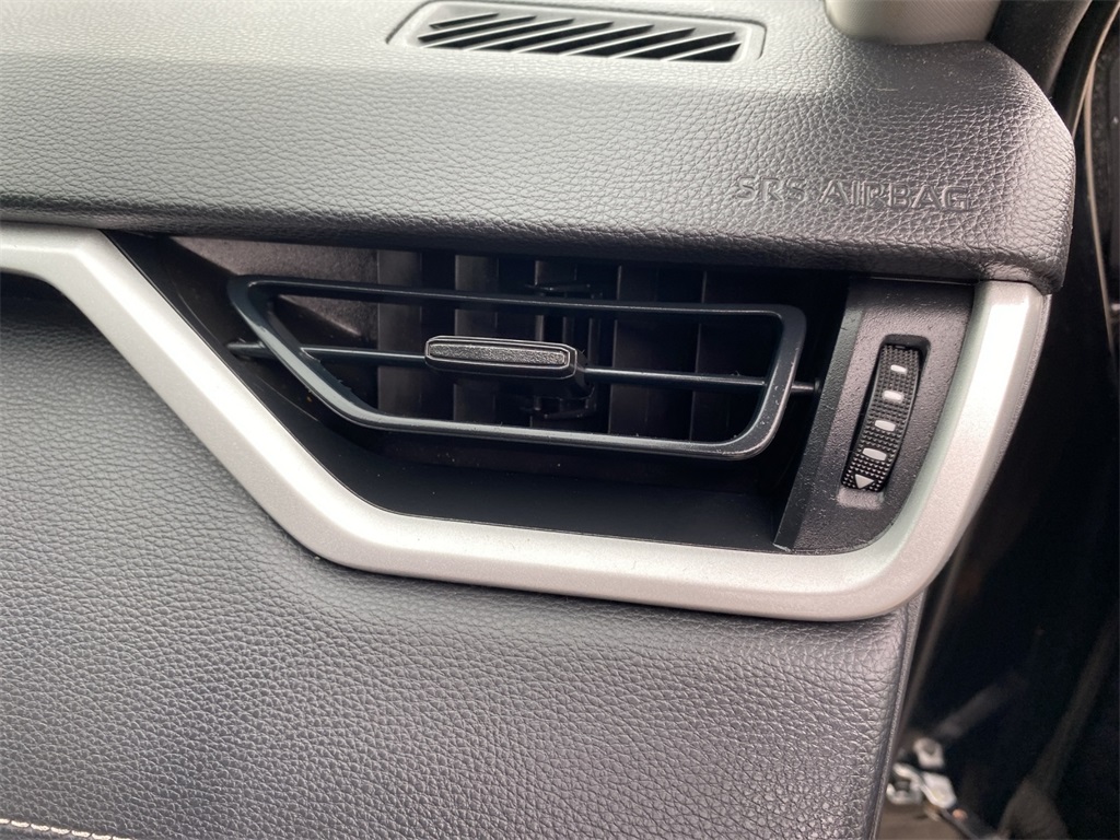 2020 Toyota RAV4 Hybrid LE photo 22