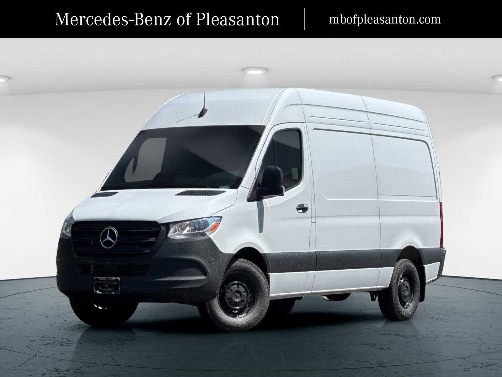 2025 Mercedes-Benz Sprinter Cargo Van Base's photo