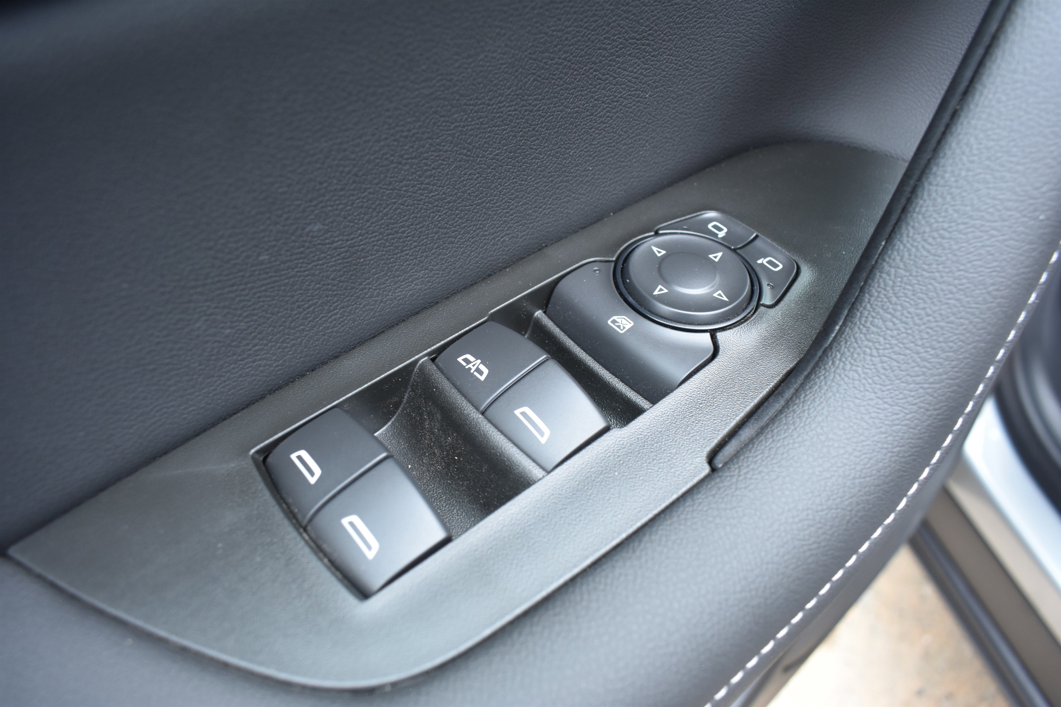 2025 Chevrolet Blazer 2LT photo 7