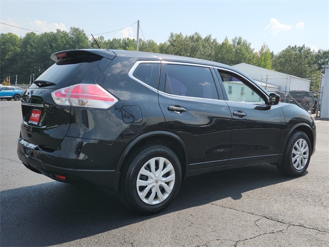2016 Nissan Rogue S photo 2