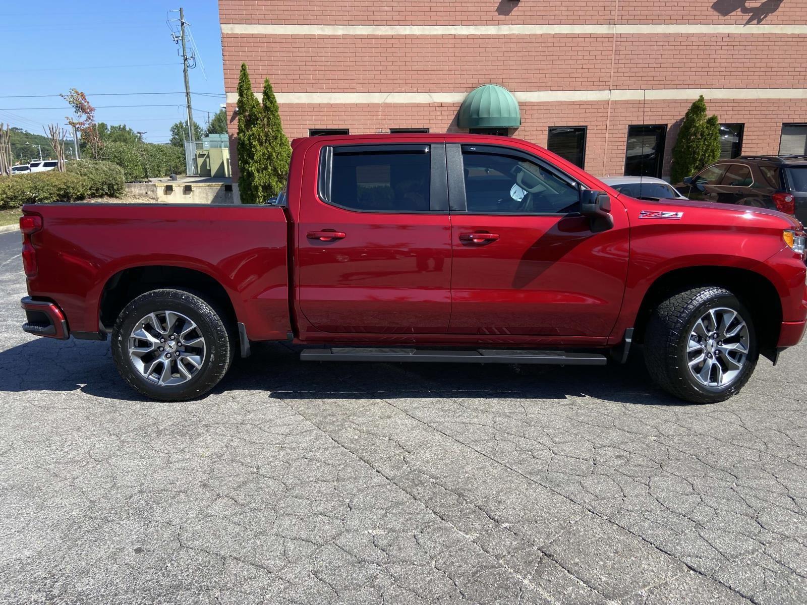 2024 Chevrolet Silverado 1500 RST photo 18