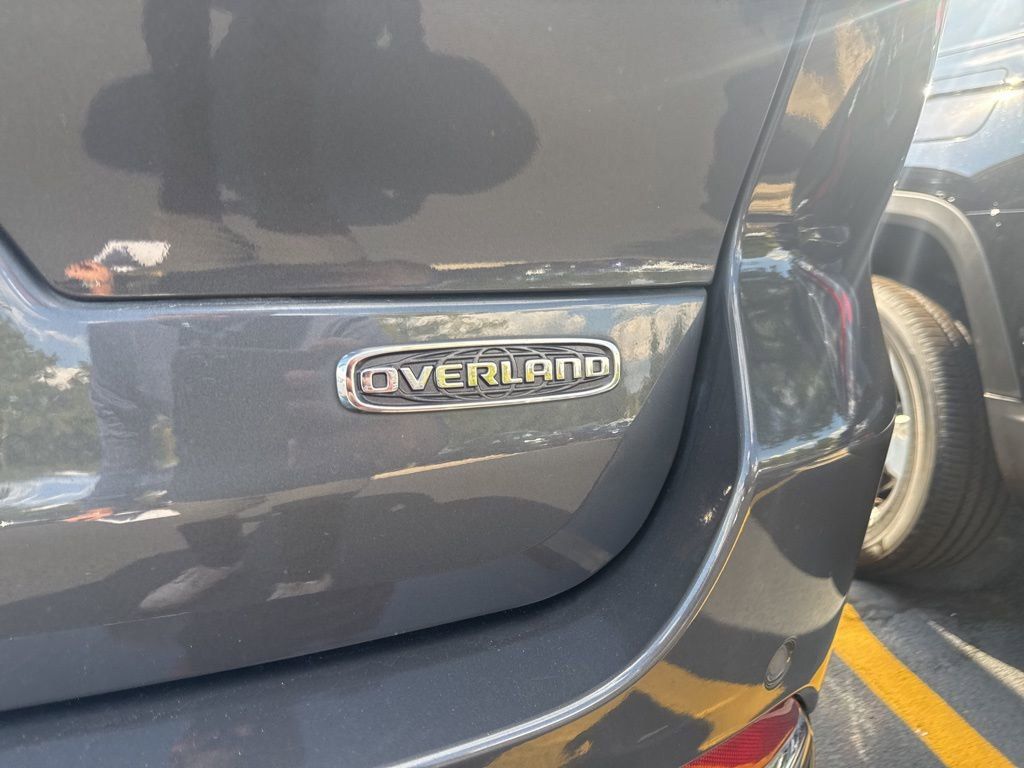 2023 Jeep Grand Cherokee Overland photo 6