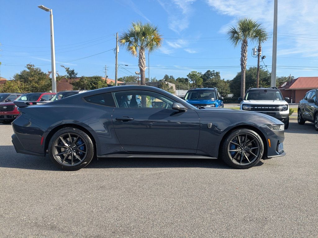 2025 Ford Mustang Dark Horse photo 3