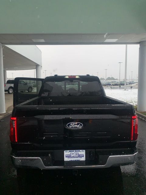2025 Ford F-150 XLT photo 7