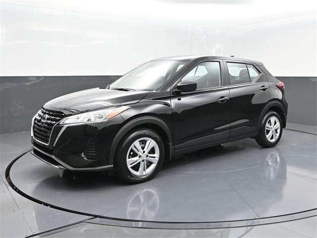 2025 Nissan KICKS PLAY Base's photo