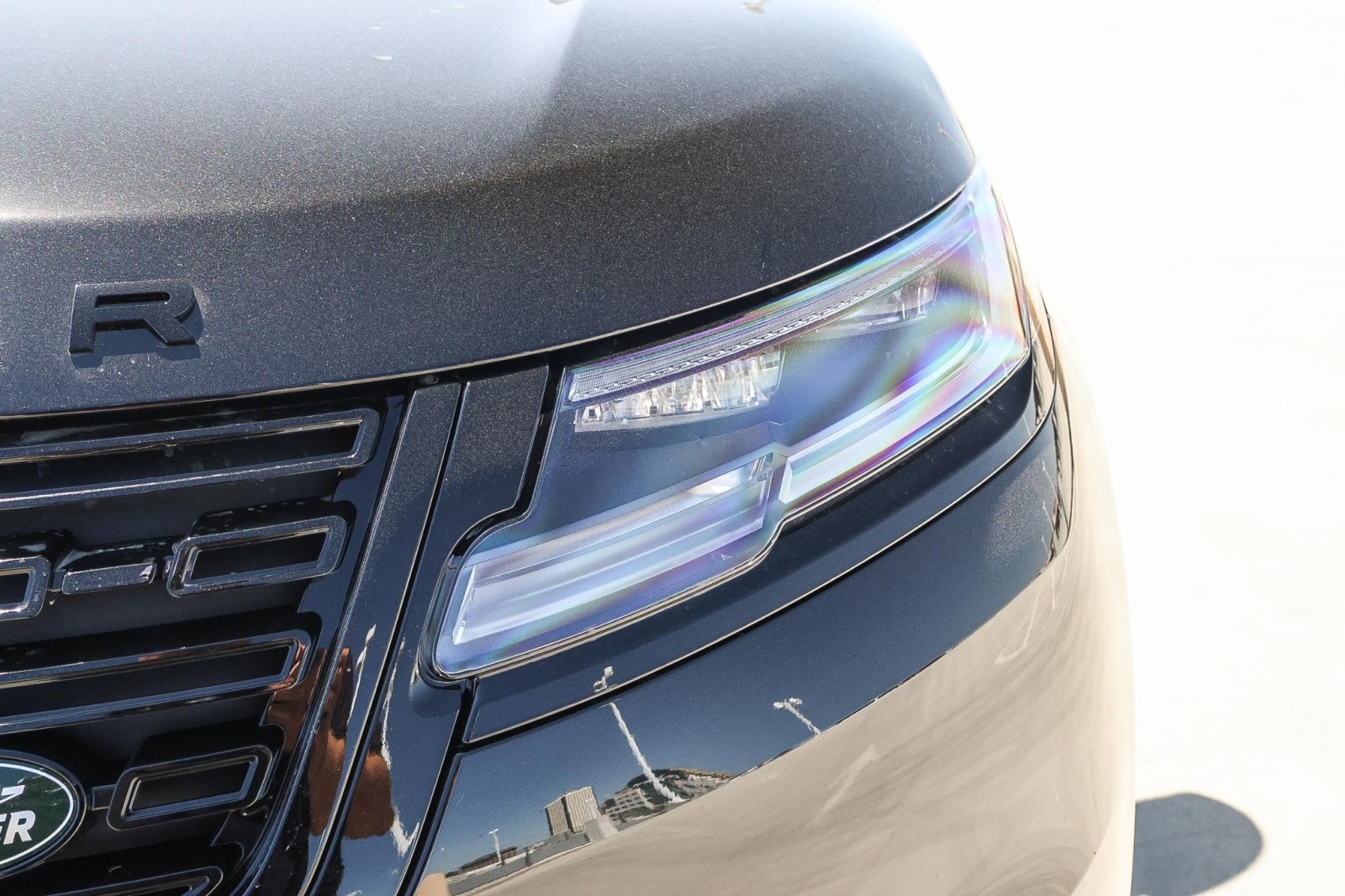 2026 Land Rover Range Rover Velar SE photo 10
