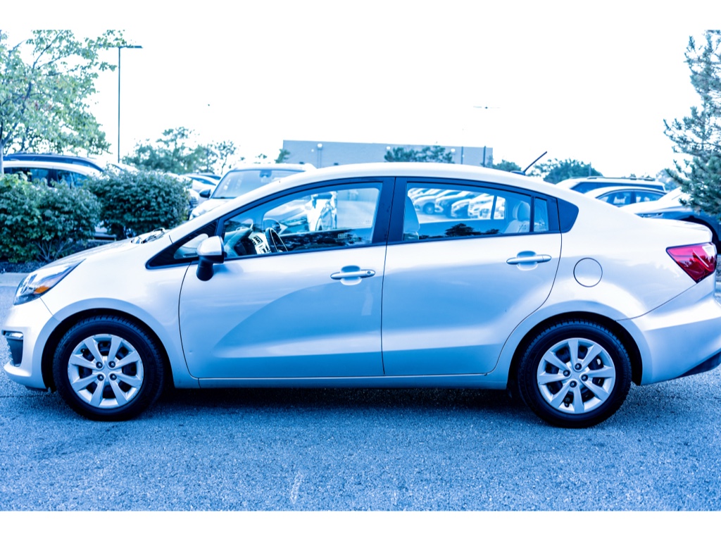 2017 Kia Rio LX photo 3
