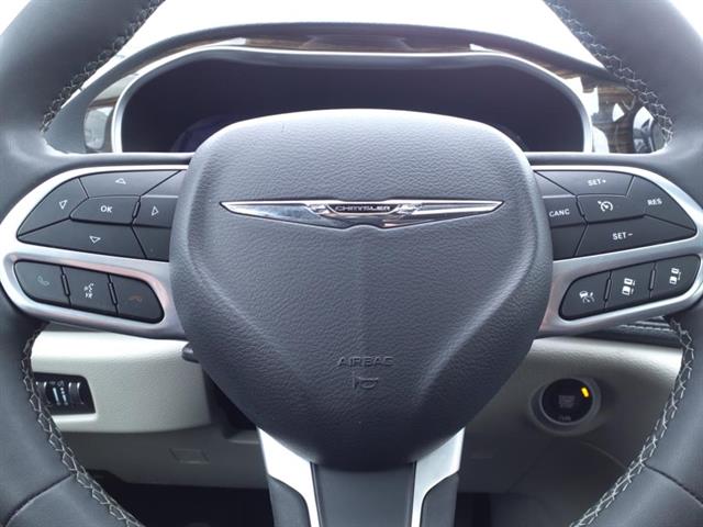 2023 Chrysler Pacifica Limited photo 16