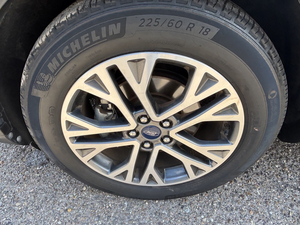 2021 Ford Escape SEL photo 19