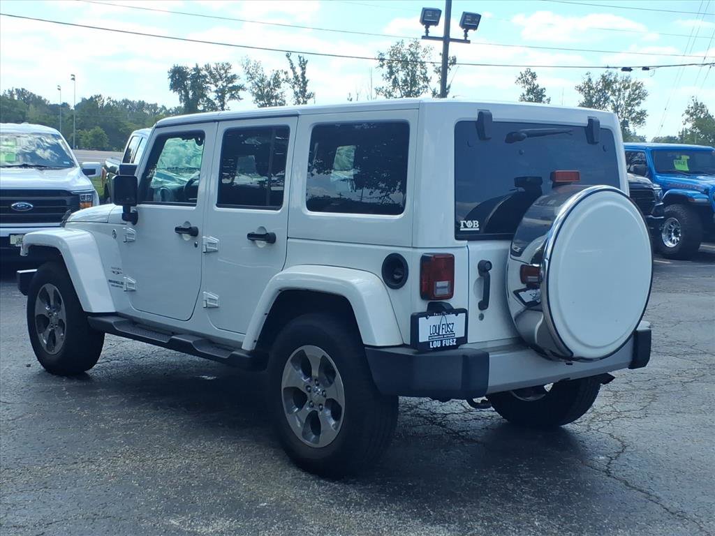 2017 Jeep Wrangler Unlimited Sahara photo 25