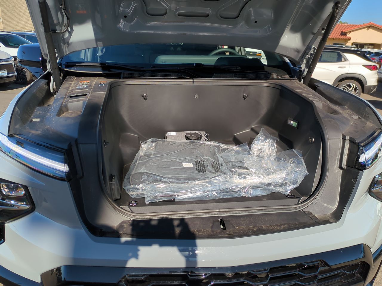 2025 Chevrolet Silverado EV RST photo 27