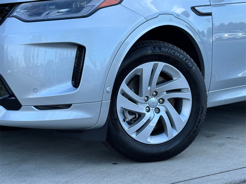 2024 Land Rover Discovery Sport S photo 2