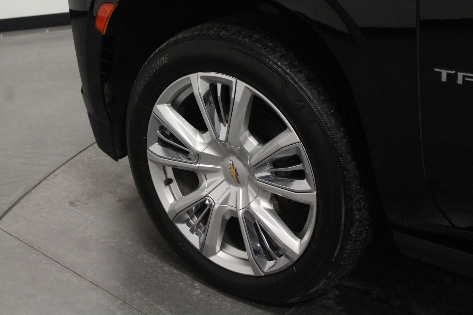 Used 2023 Black Chevrolet High Country image 10