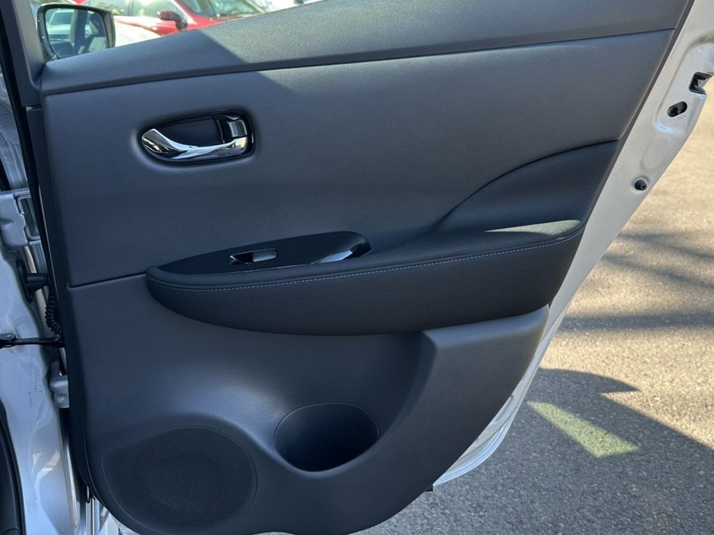 2025 Nissan Leaf SV Plus photo 26