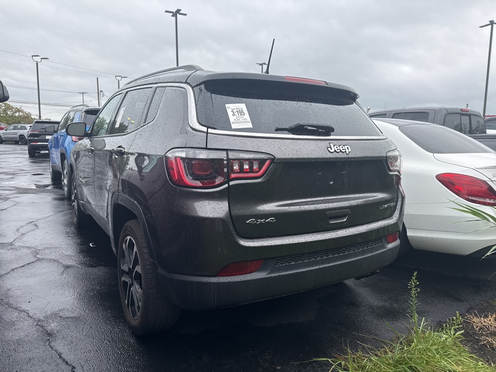 2022 Jeep Compass Limited photo 3