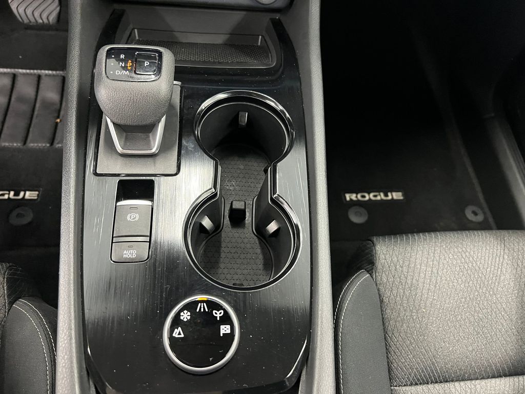 2024 Nissan Rogue SV photo 15