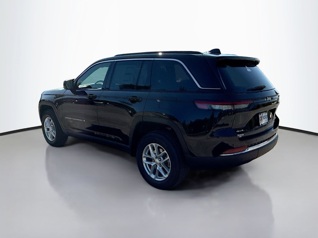 2025 Jeep Grand Cherokee Laredo X photo 4