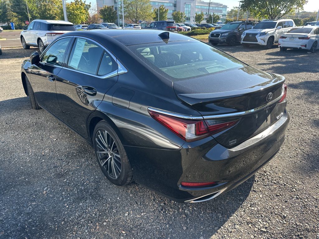 2022 Lexus ES 350 photo 4