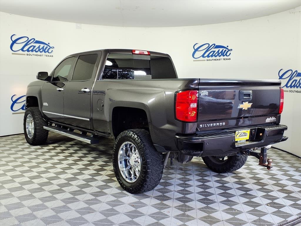 2014 Chevrolet Silverado 1500 High Country photo 2