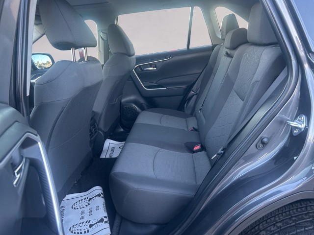 2022 Toyota RAV4 XLE photo 13
