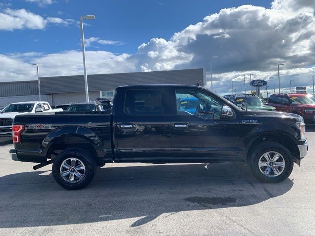 2020 Ford F-150 XLT photo 2