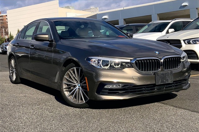 2018 BMW 5 Series 540i's photo