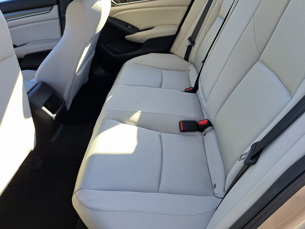 2018 Honda Accord LX photo 17
