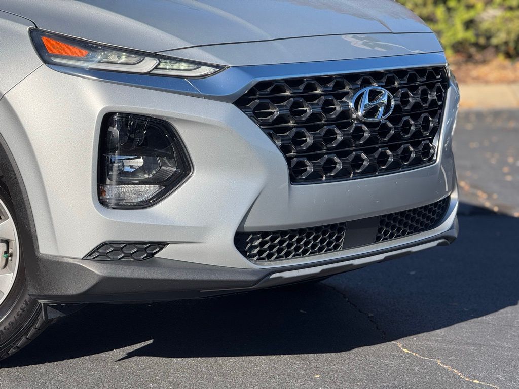 2019 Hyundai Santa Fe SE photo 4