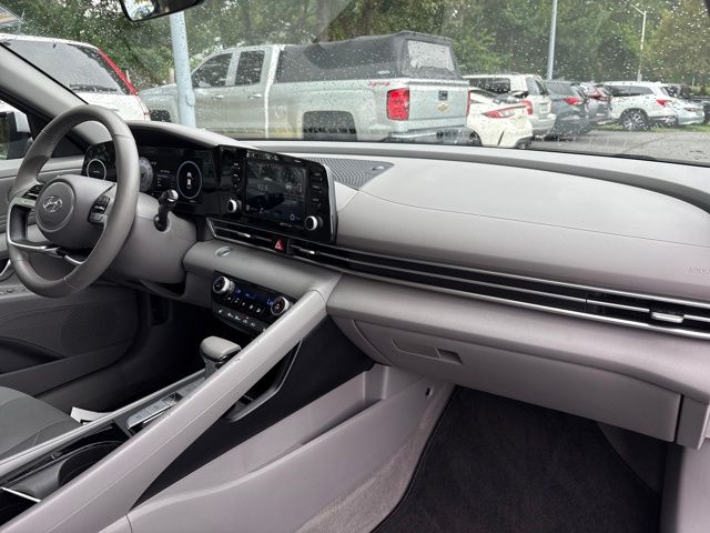 2022 Hyundai Elantra SEL Convenience photo 20